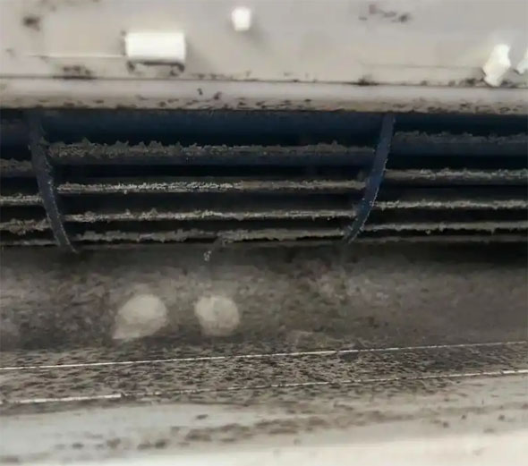 攀枝花空调吹的风有股烧焦味是怎么回事